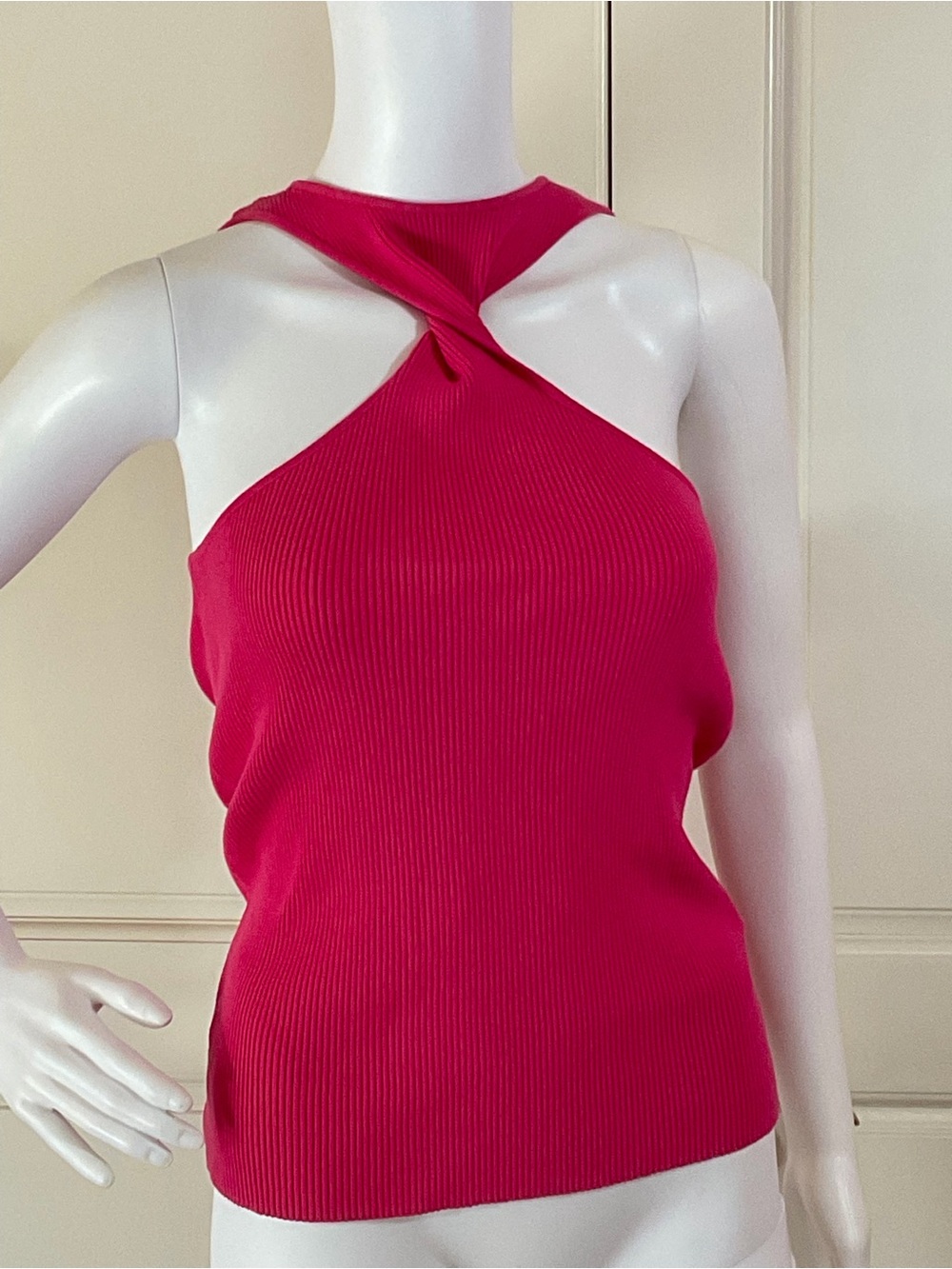 Massimo Dutti Hot Pink Ribbed Sleeveless Top With twist detail on the front.